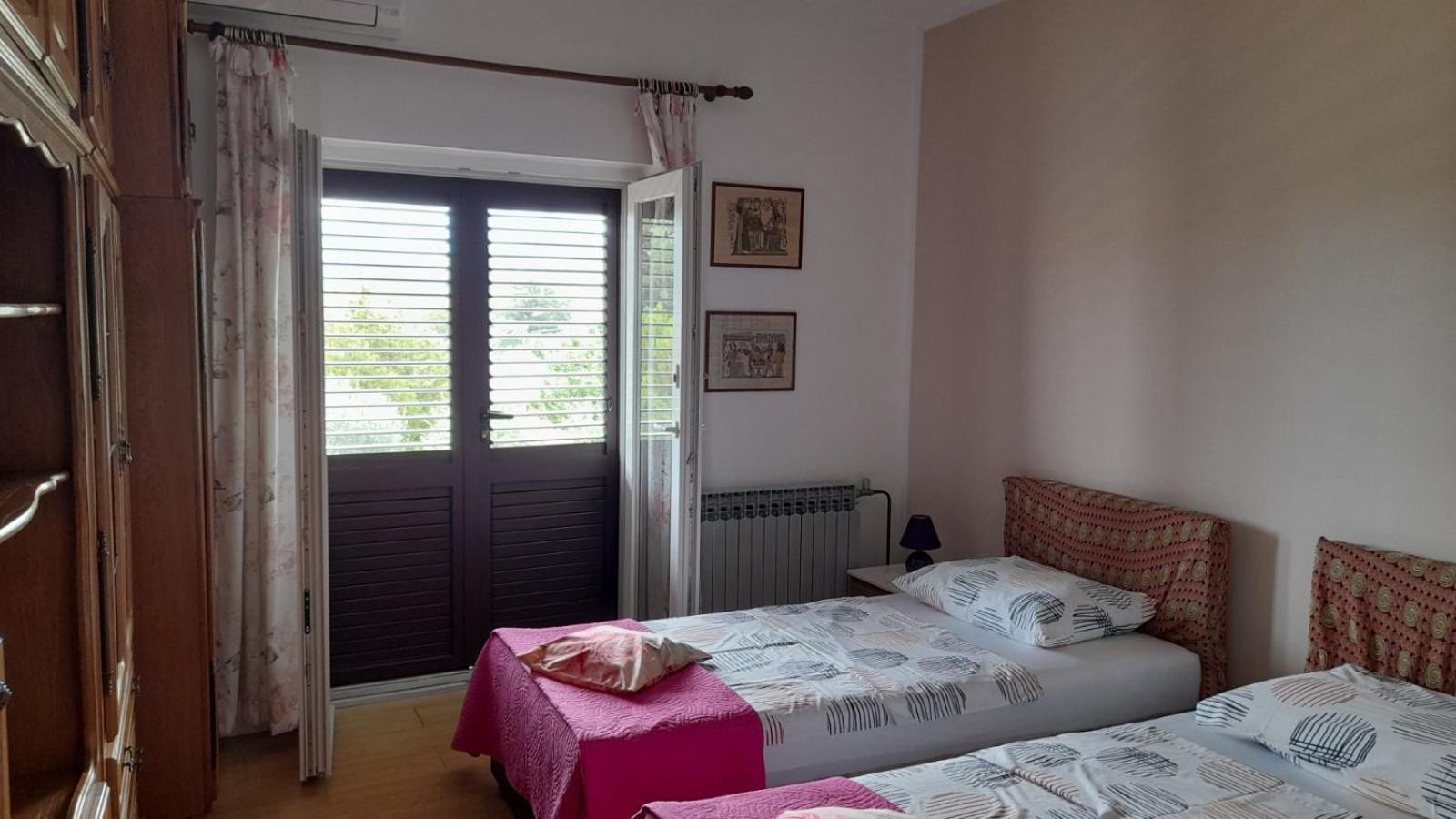 Family Apartment Tonko With King'S Bed 마툴지 외부 사진